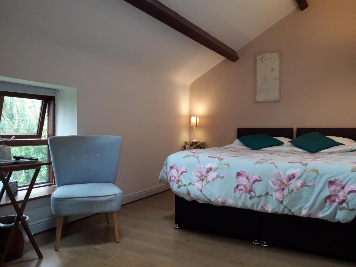 Brook Barn 3* Hale (Merseyside)